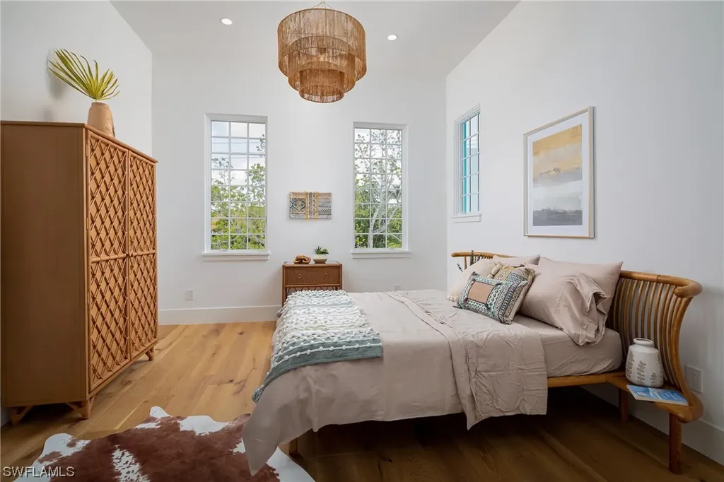 1140 8th Street S Naples FL 34102