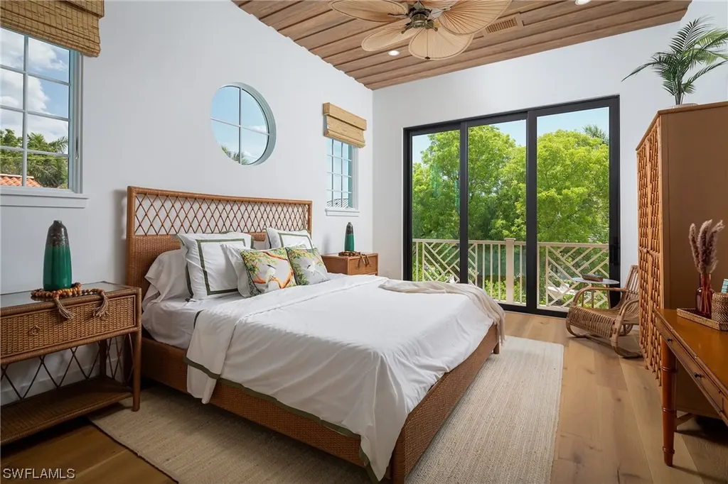 1140 8th Street S Naples FL 34102