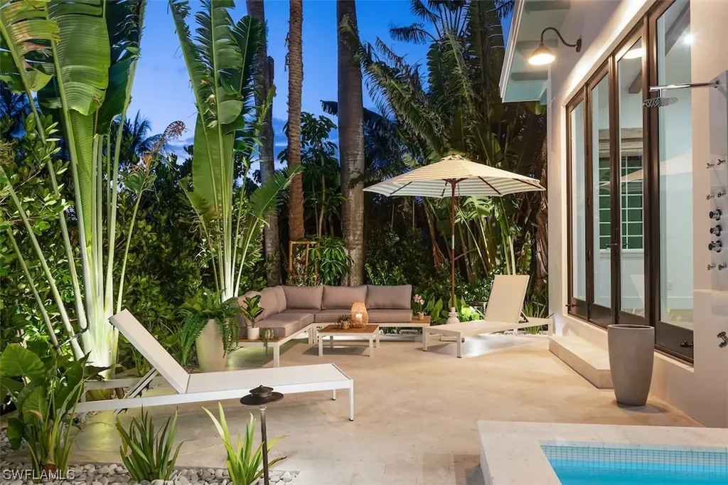 1140 8th Street S Naples FL 34102