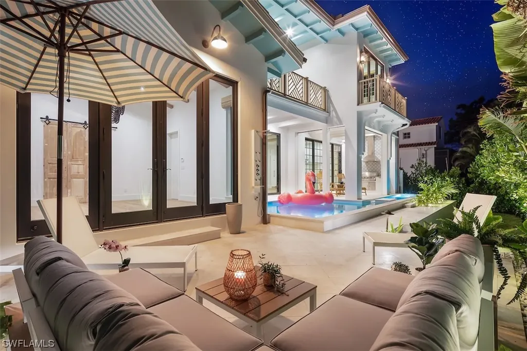 1140 8th Street S Naples FL 34102