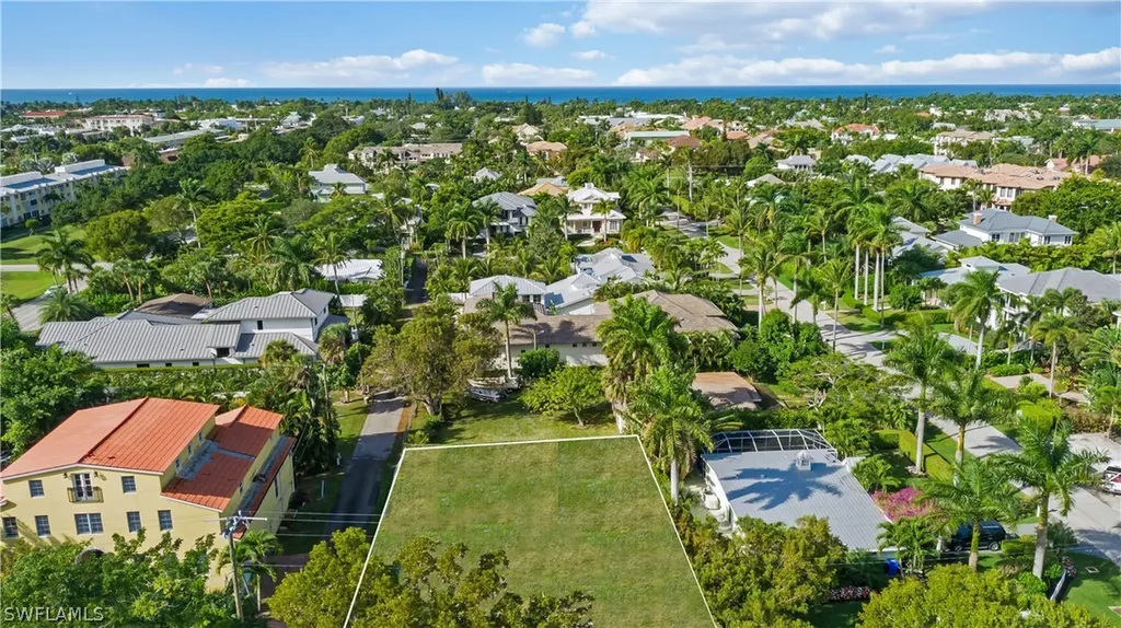 1140 8th Street S Naples FL 34102