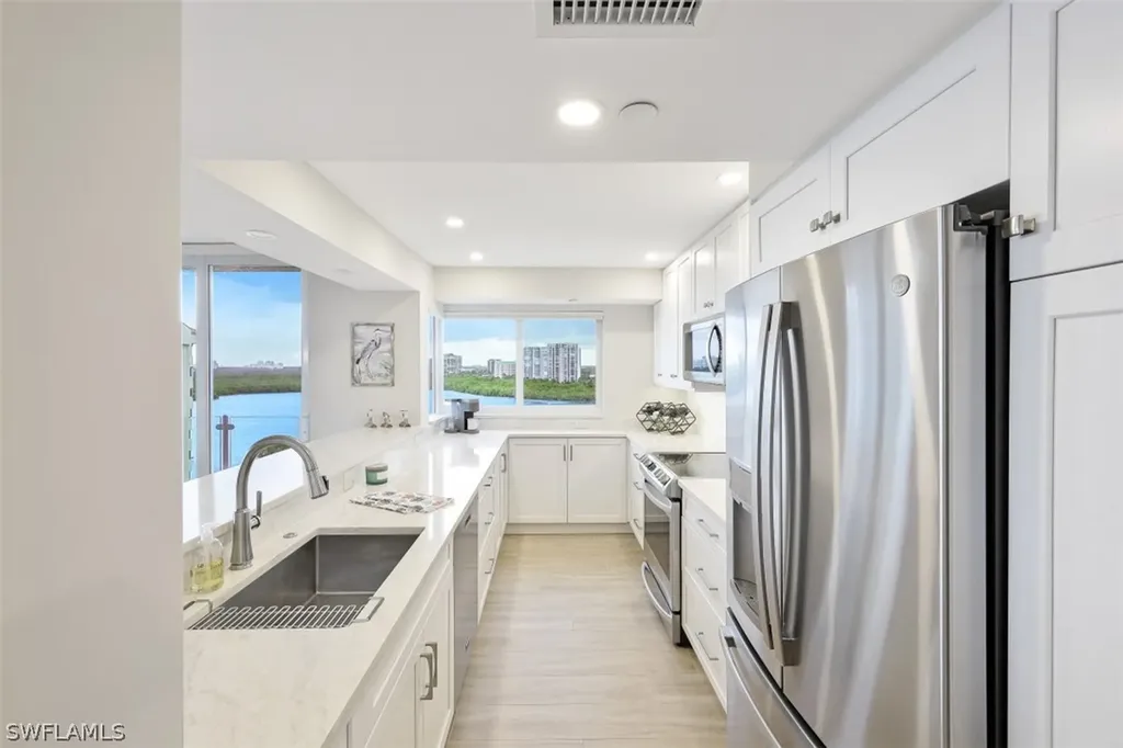 40 Seagate Drive Naples FL 34103