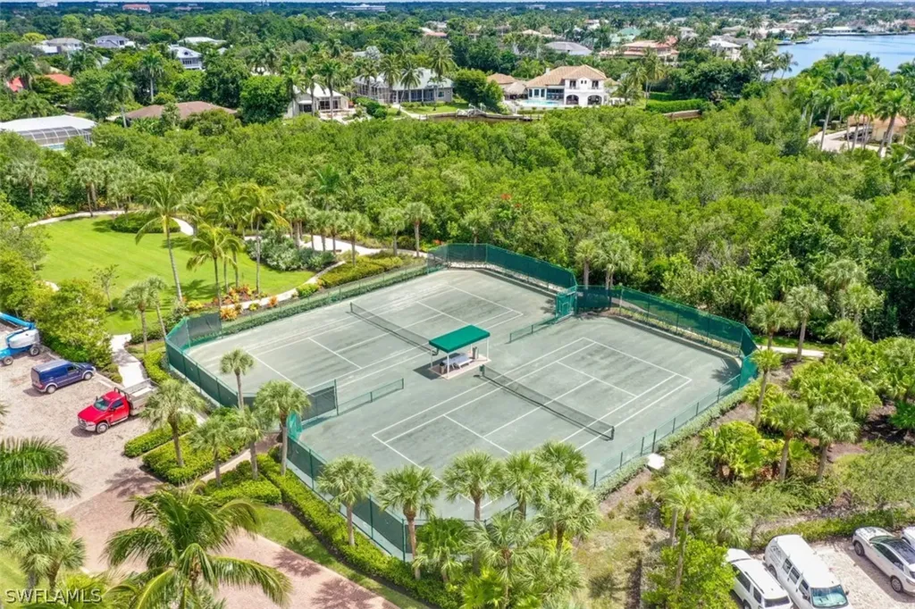 40 Seagate Drive Naples FL 34103