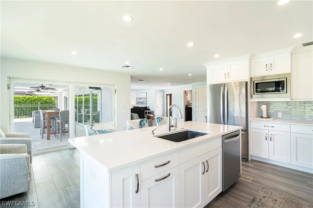 595 Wedge Drive Naples FL 34103