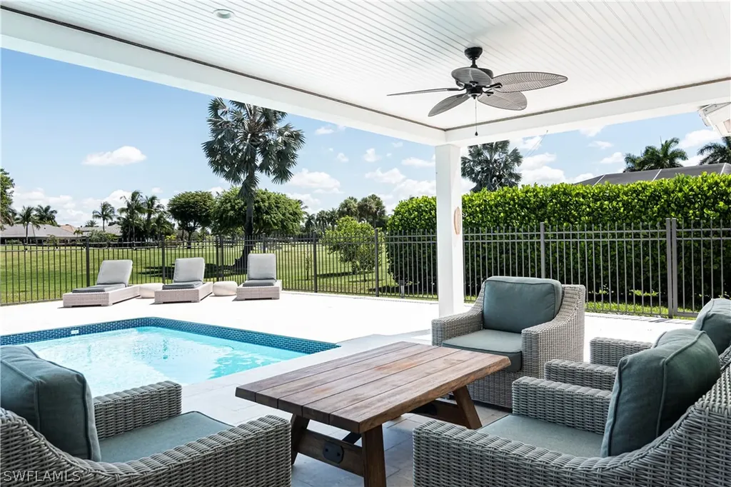 595 Wedge Drive Naples FL 34103