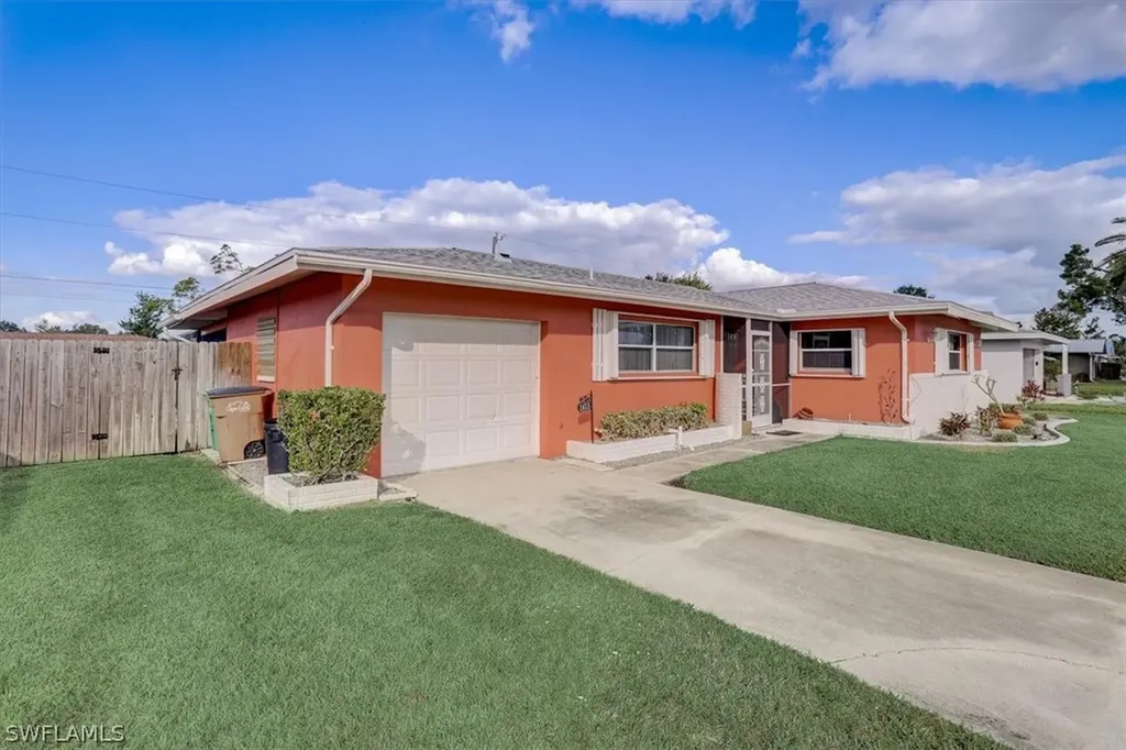 1415 SE 43rd Terrace Cape Coral FL 33904