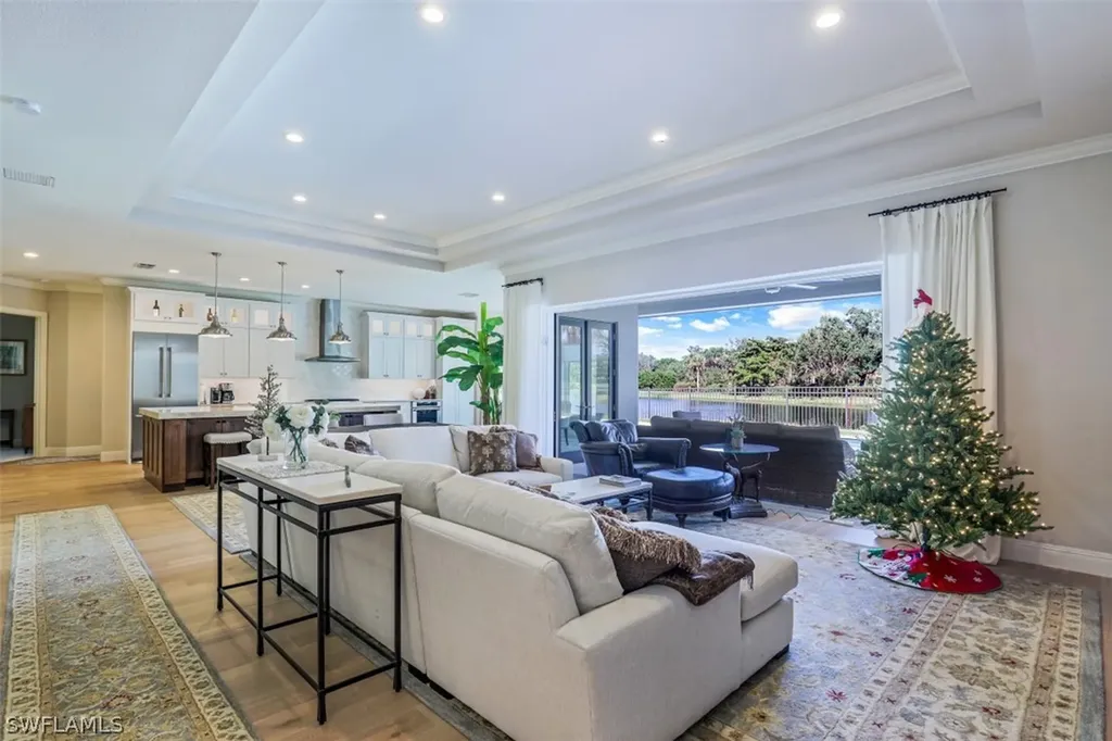 1034 Spanish Moss Trail Naples FL 34108