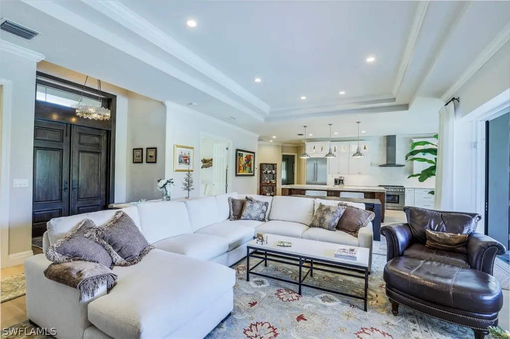 1034 Spanish Moss Trail Naples FL 34108