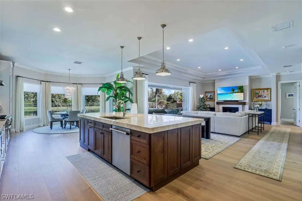 1034 Spanish Moss Trail Naples FL 34108