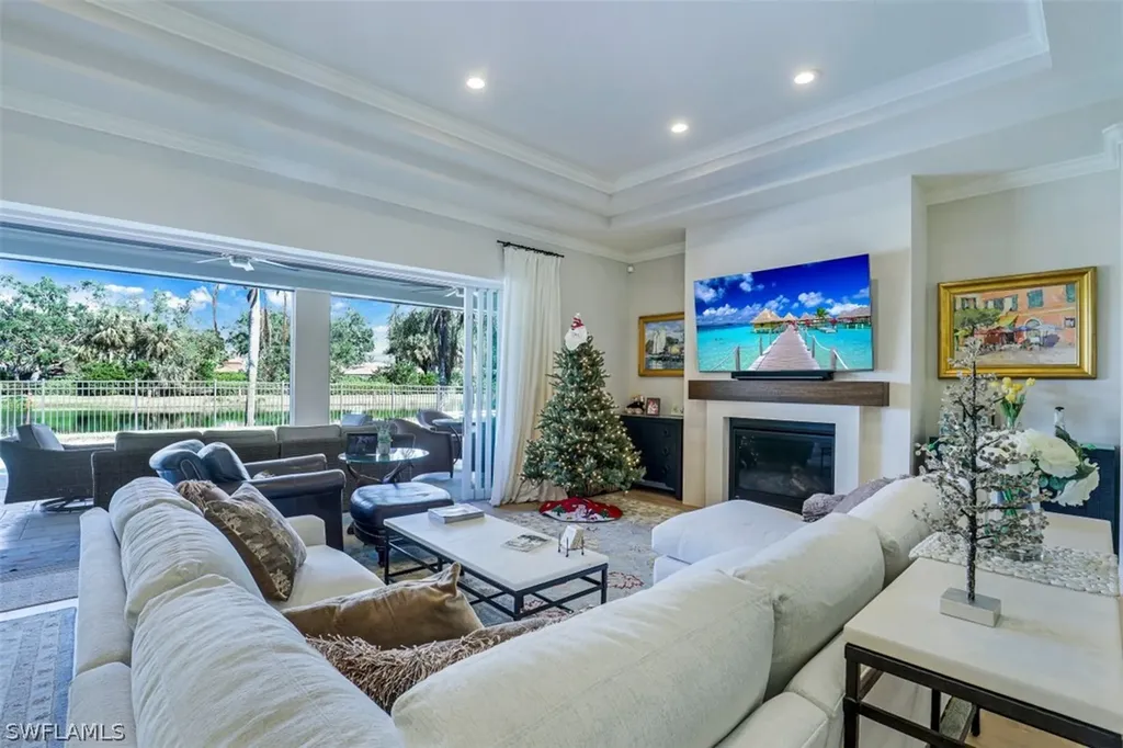 1034 Spanish Moss Trail Naples FL 34108