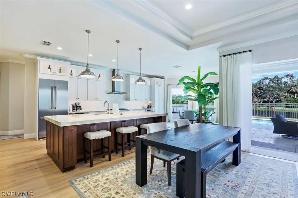 1034 Spanish Moss Trail Naples FL 34108