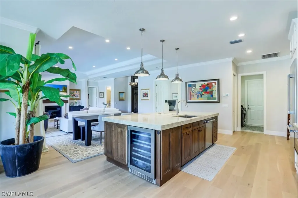 1034 Spanish Moss Trail Naples FL 34108