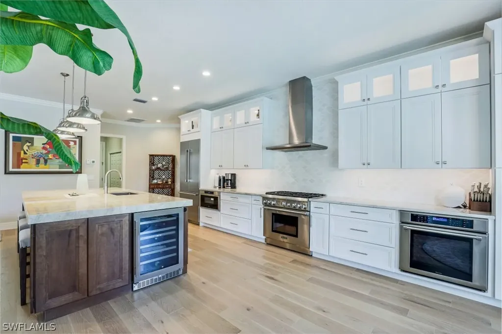1034 Spanish Moss Trail Naples FL 34108