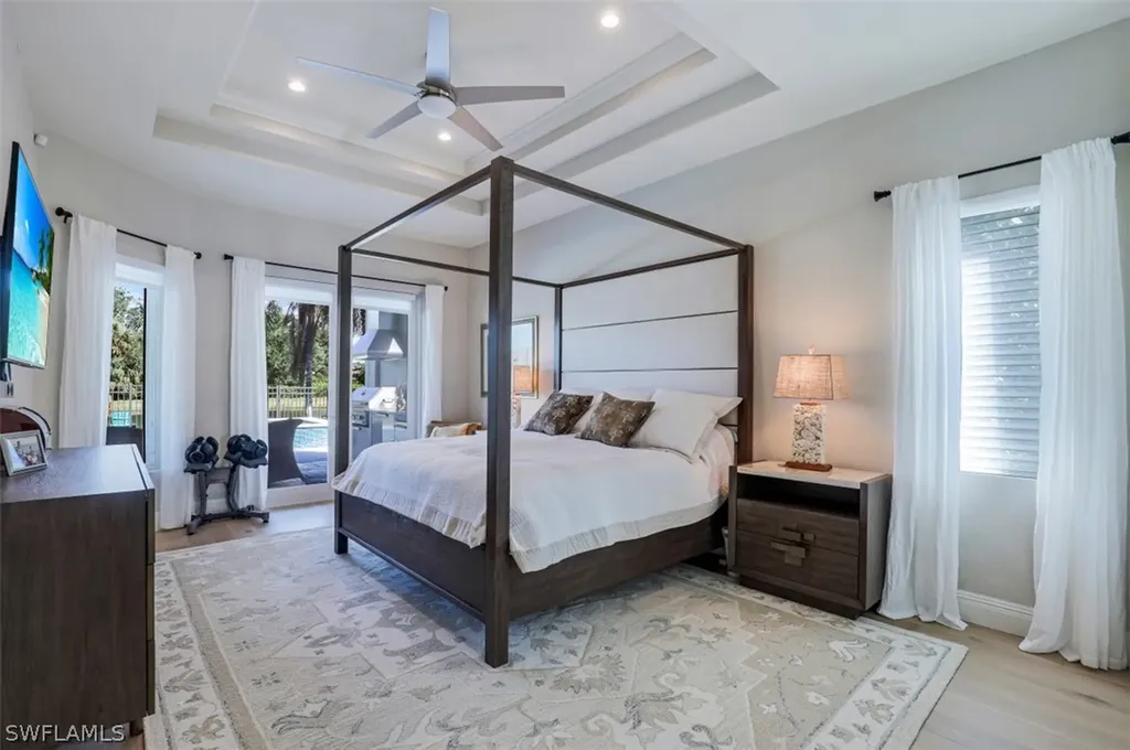 1034 Spanish Moss Trail Naples FL 34108