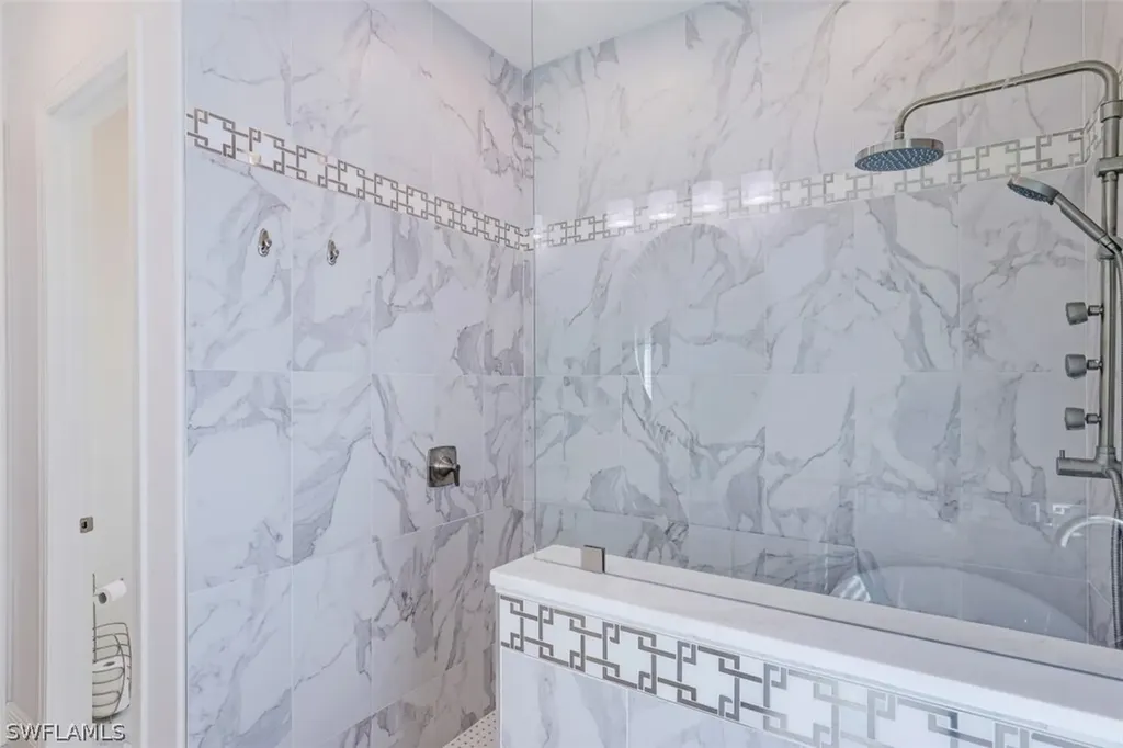 1034 Spanish Moss Trail Naples FL 34108