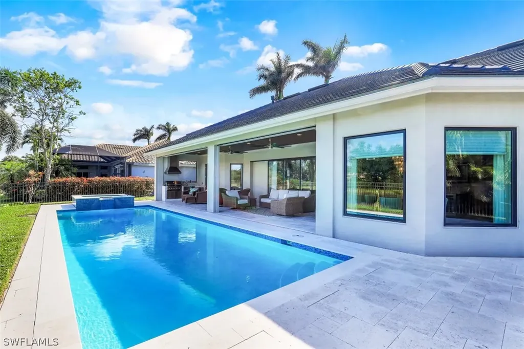 1034 Spanish Moss Trail Naples FL 34108