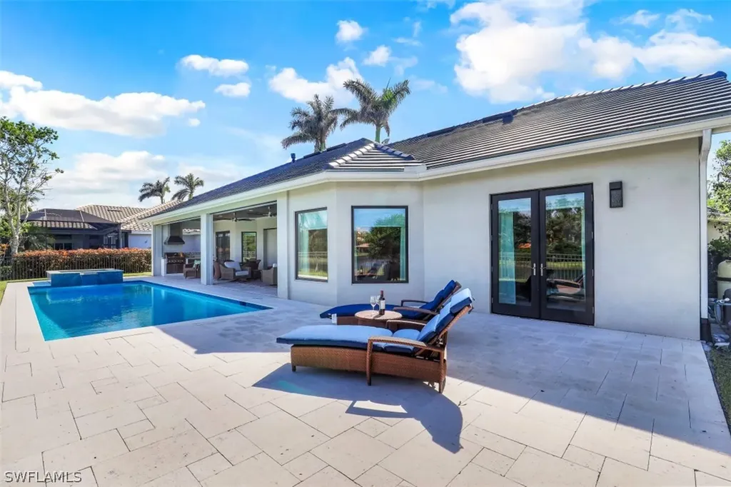 1034 Spanish Moss Trail Naples FL 34108