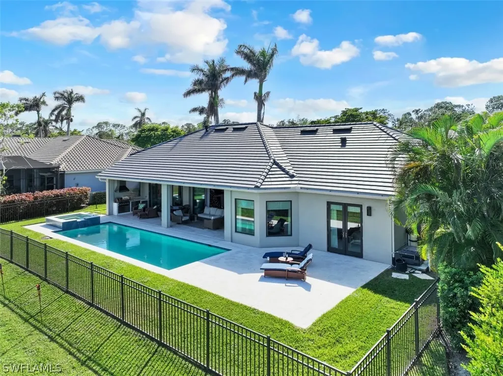 1034 Spanish Moss Trail Naples FL 34108