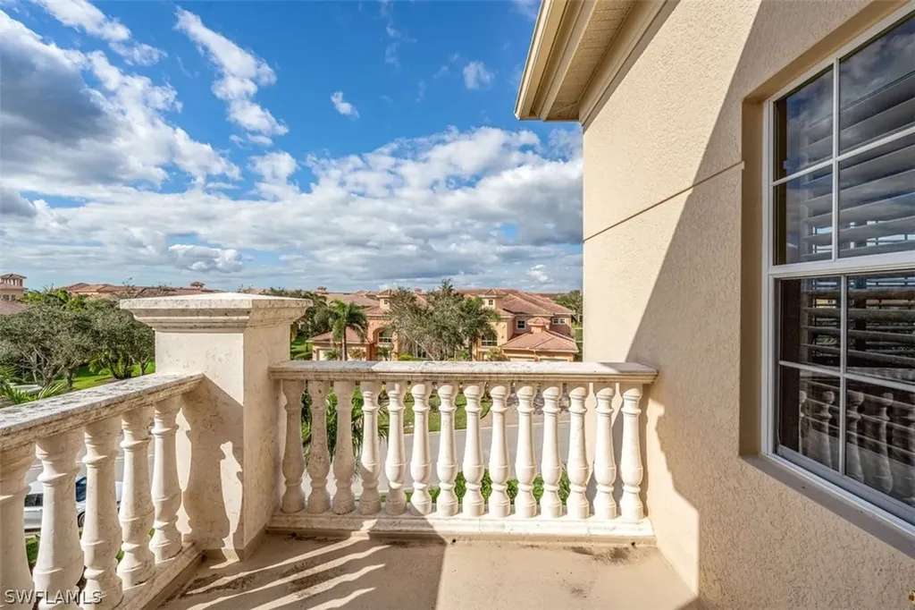 566 Avellino Isle Circle Naples FL 34119