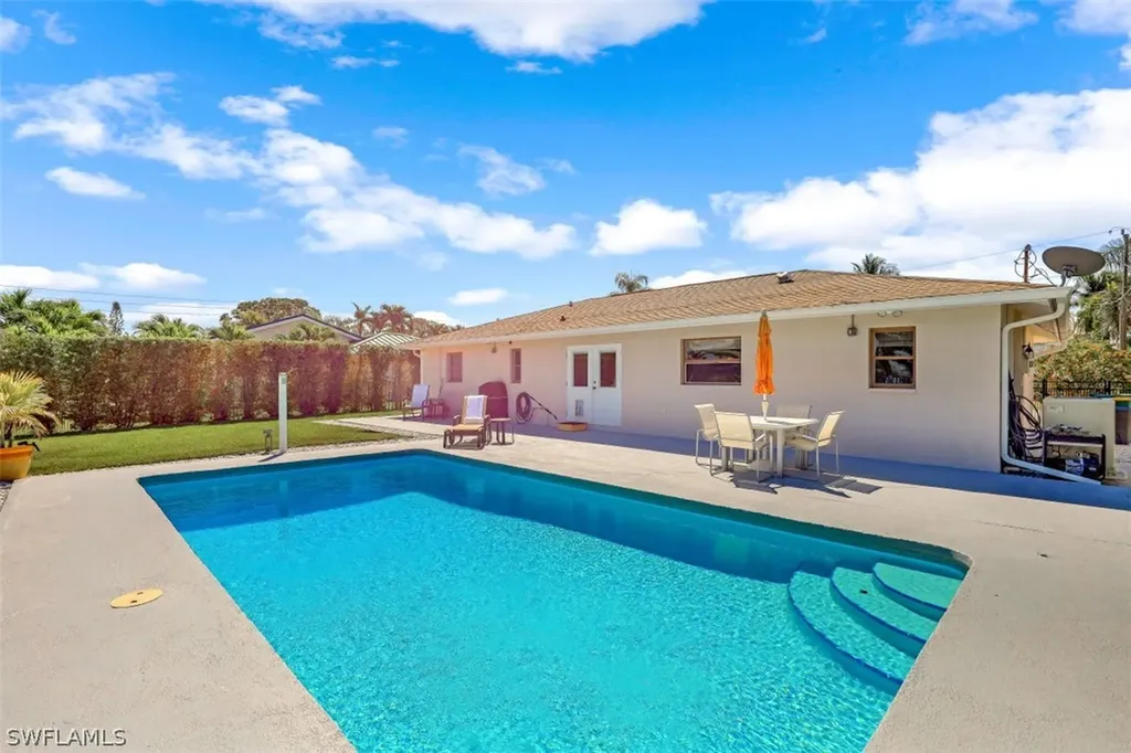 207 6th Street Bonita Springs FL 34134