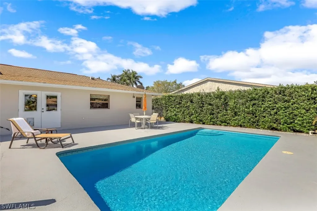 207 6th Street Bonita Springs FL 34134