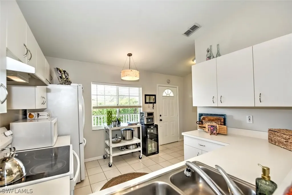 1774 Reuven Circle Naples FL 34112