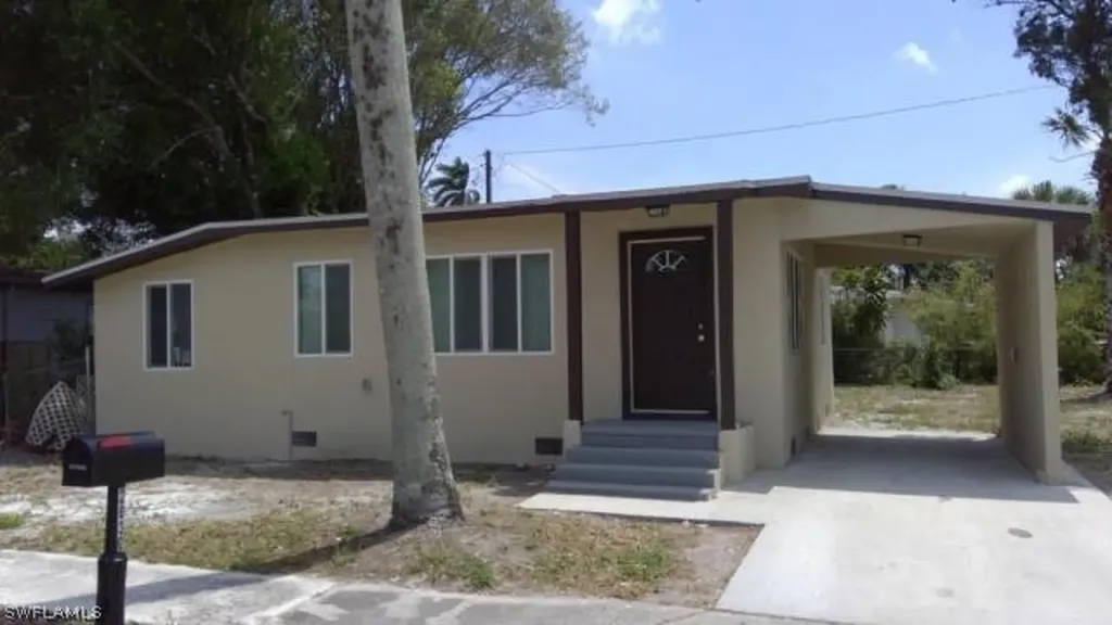 2030 Kurtz Street Fort Myers FL 33901