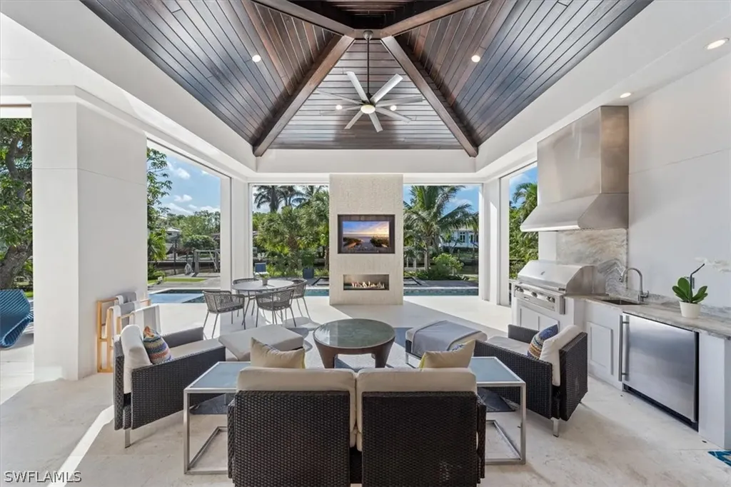 800 17th Avenue S Naples FL 34102