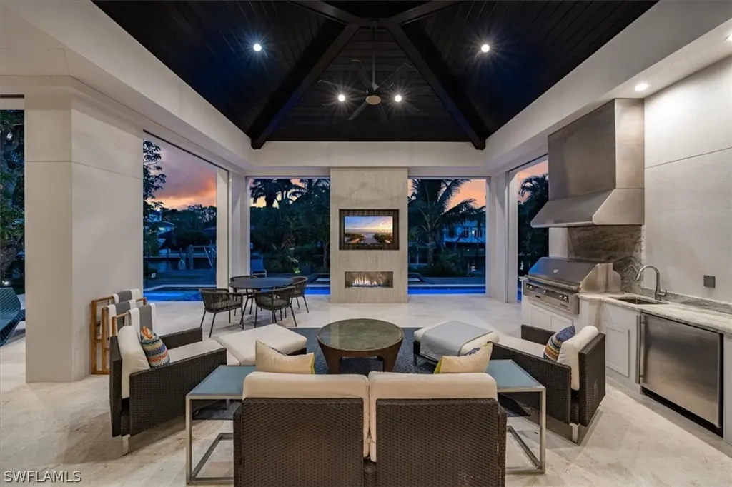 800 17th Avenue S Naples FL 34102
