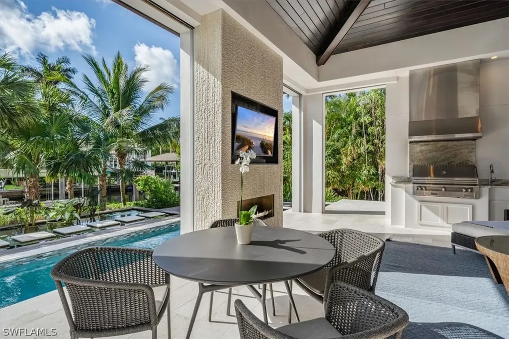 800 17th Avenue S Naples FL 34102