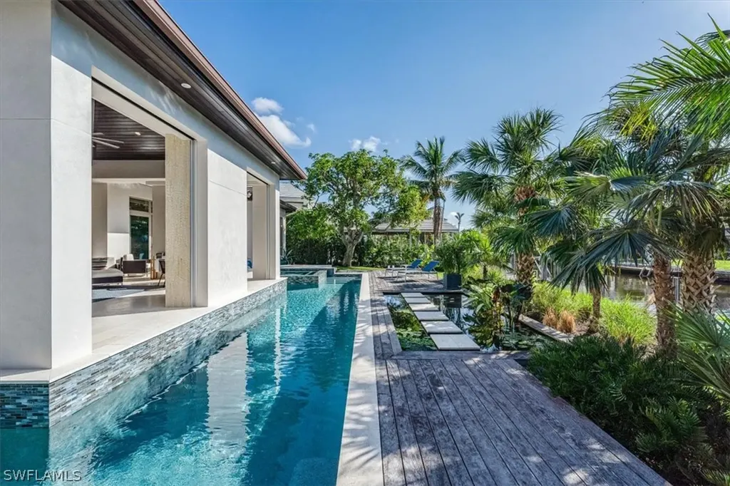 800 17th Avenue S Naples FL 34102