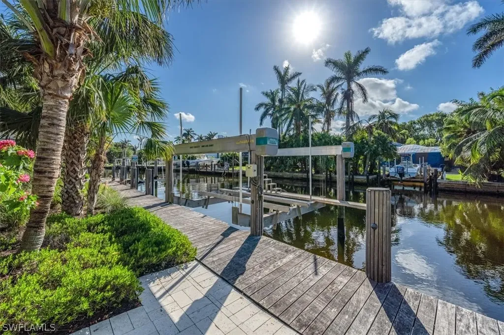 800 17th Avenue S Naples FL 34102