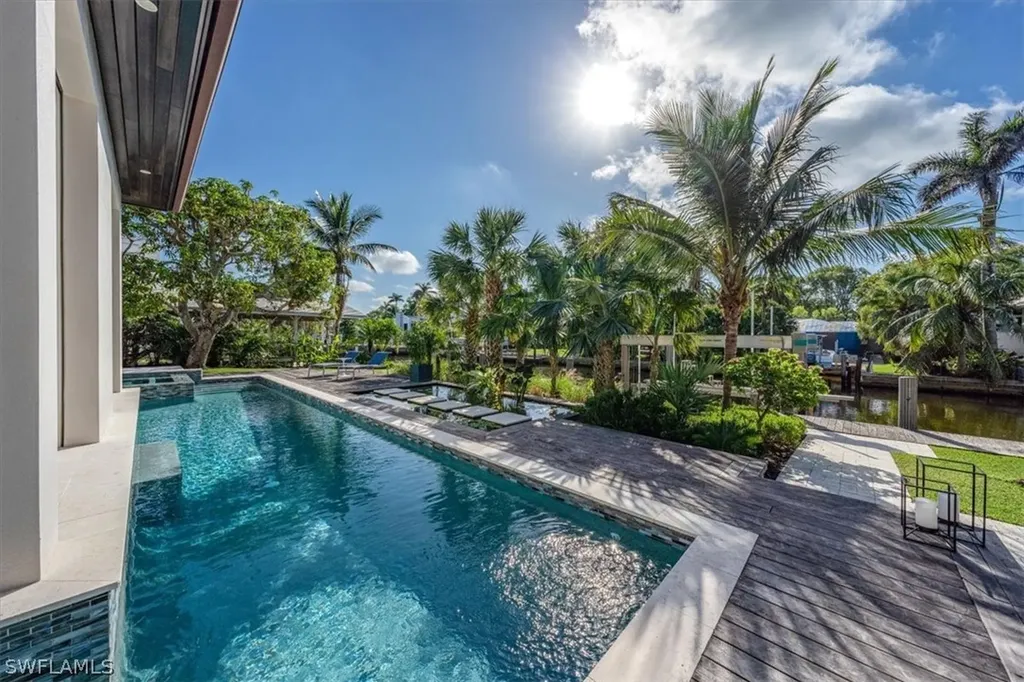 800 17th Avenue S Naples FL 34102