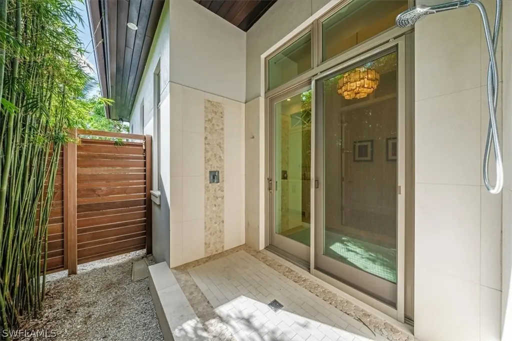 800 17th Avenue S Naples FL 34102