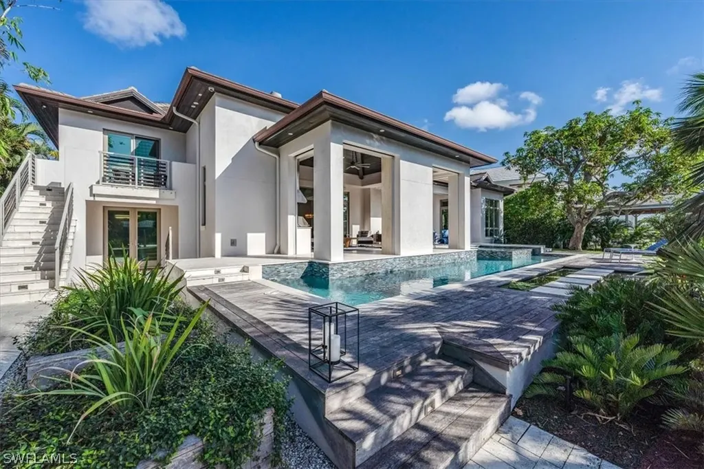 800 17th Avenue S Naples FL 34102