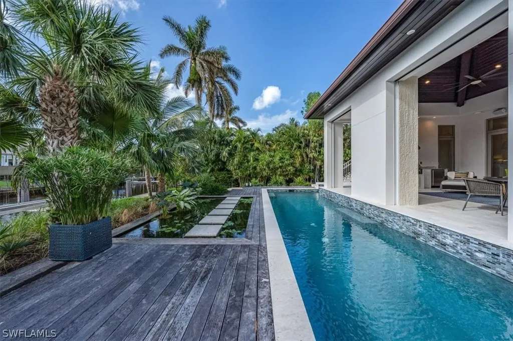 800 17th Avenue S Naples FL 34102