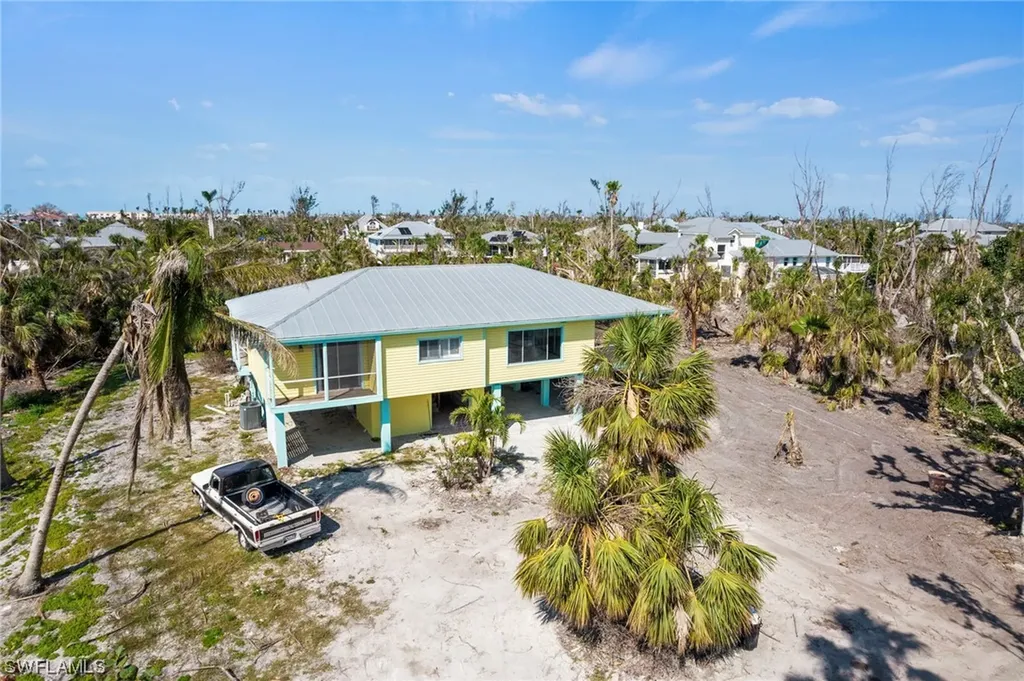 221 Robinwood Circle Sanibel FL 33957