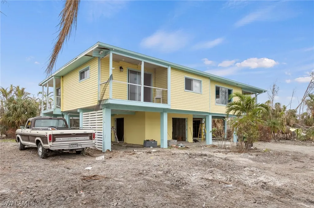 221 Robinwood Circle Sanibel FL 33957