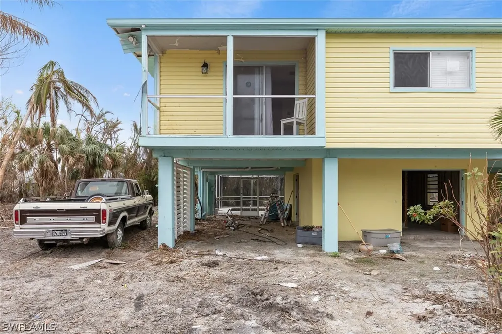221 Robinwood Circle Sanibel FL 33957