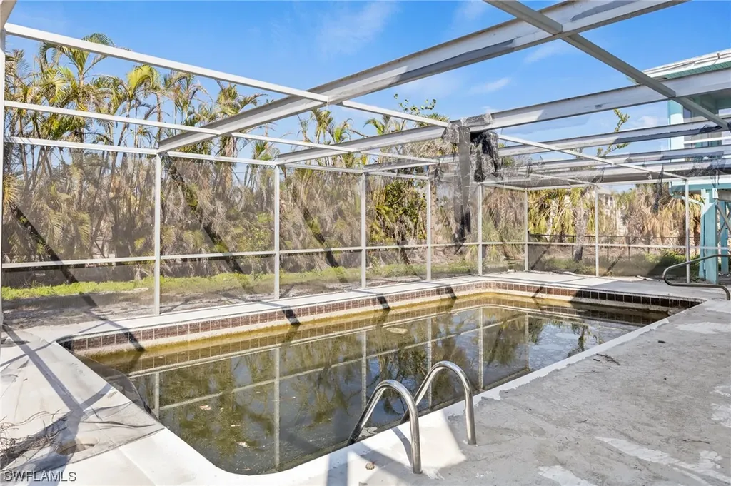 221 Robinwood Circle Sanibel FL 33957