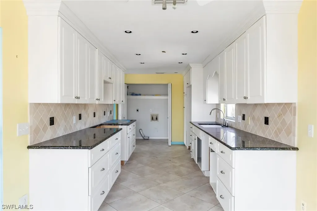 221 Robinwood Circle Sanibel FL 33957