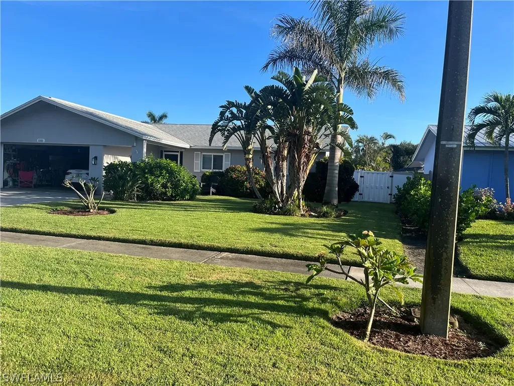 1151 Lake Shore Drive Naples FL 34103