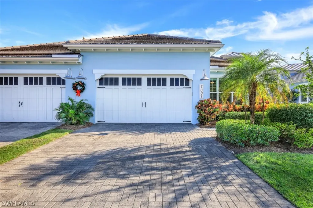 7007 Dominica Drive NE Naples FL 34113