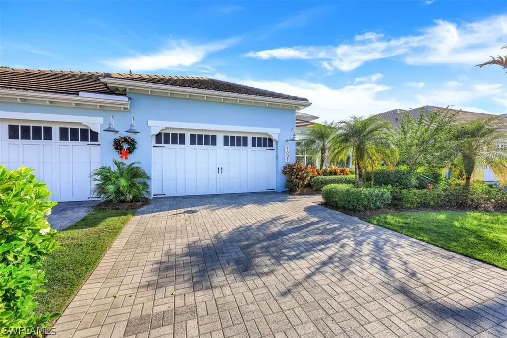 7007 Dominica Drive NE Naples FL 34113