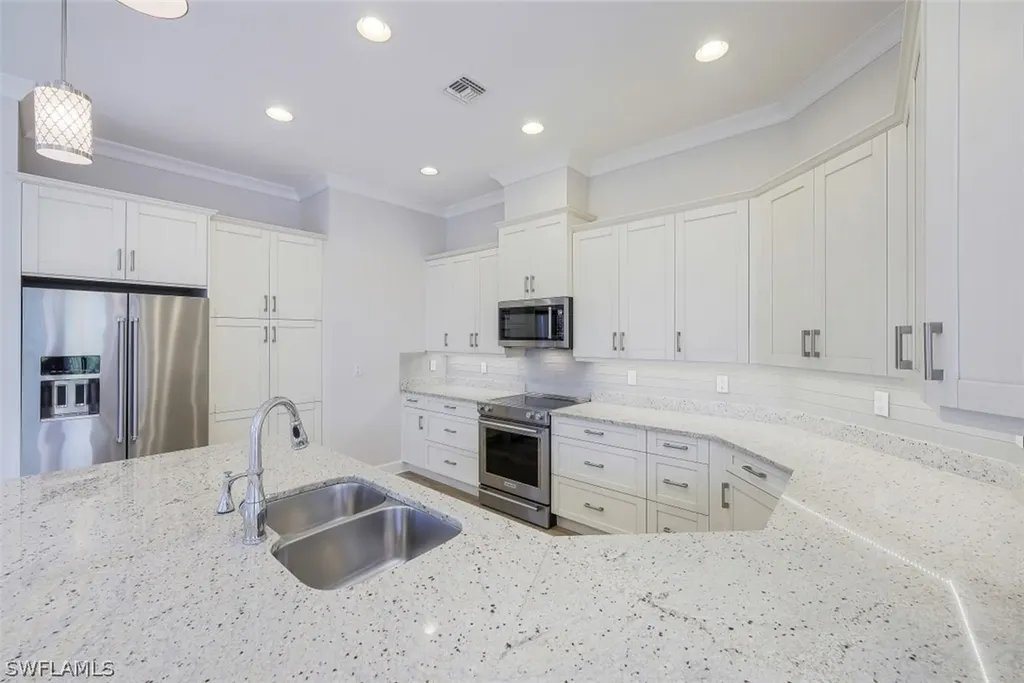 7007 Dominica Drive NE Naples FL 34113