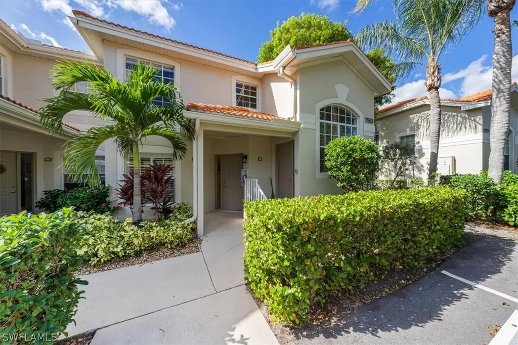 Naples FL, 7553 Silver Trumpet Lane, Unit S-104