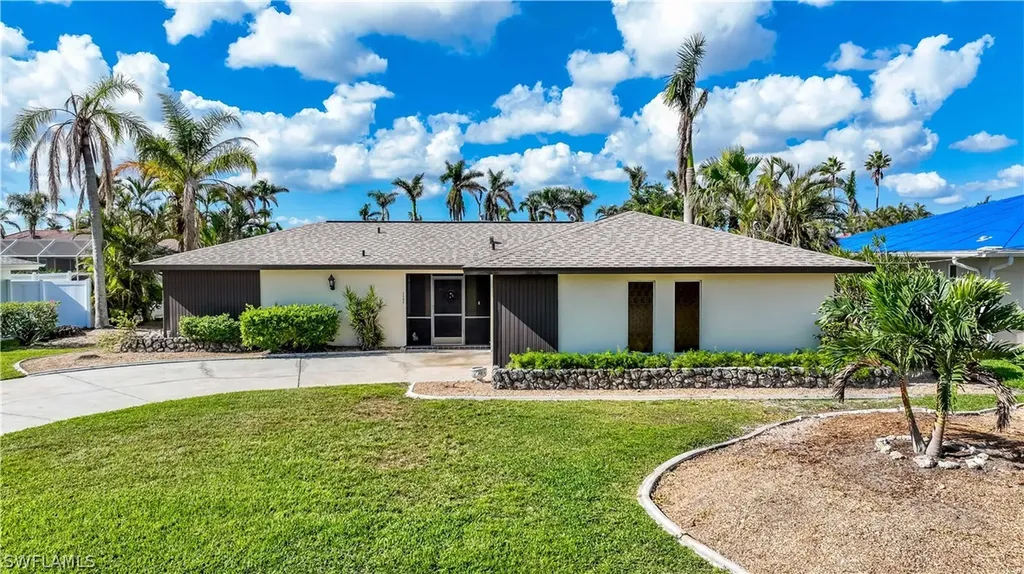 3502 SE 22nd Place Cape Coral FL 33904