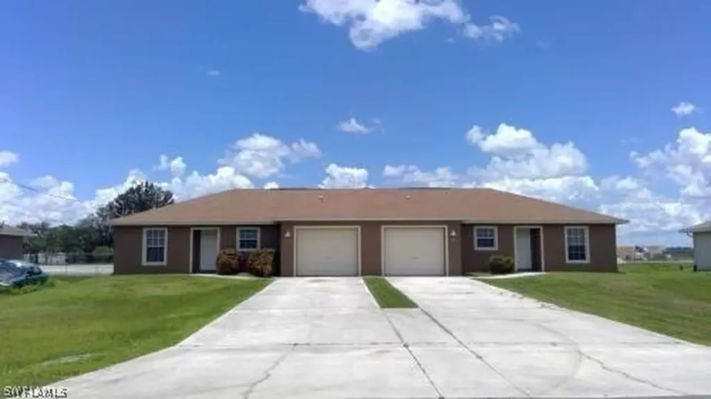 2425 Park Road Lehigh Acres FL 33971