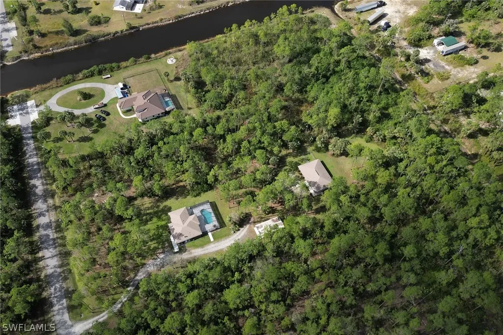 3995 8th Avenue NE Naples FL 34120