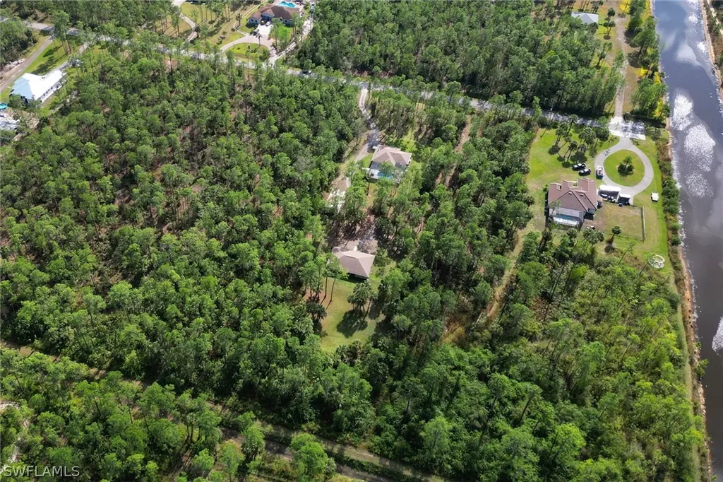 3995 8th Avenue NE Naples FL 34120